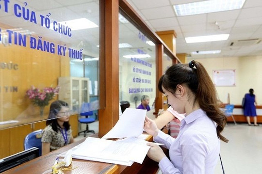 Cơ quan thuế yêu cầu các ngân hàng Agribank, Techcombank, MBBank… trích tiền từ tài khoản của người nộp thuế có tên trong danh sách sau