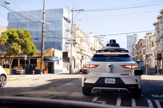 Tự chi 10 tỷ USD vẫn lép vế, Uber sắp mất hợp đồng hợp tác sau 3 năm, bị đối thủ cùng tuổi vượt mặt 