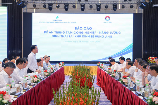 Petrovietnam làm việc với Tỉnh ủy, UBND tỉnh Hà Tĩnh về định hướng mở rộng hợp tác lĩnh vực công nghiệp – năng lượng