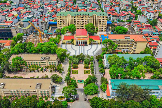 1 trường đại học ở Hà Nội vừa đạt doanh thu hơn 824 tỷ đồng/năm, tăng trưởng 2 con số, gần như 100% sinh viên cứ ra trường là có việc làm 