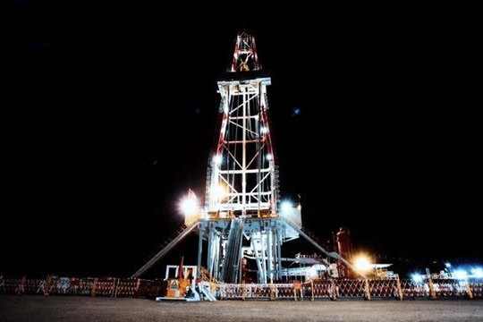 Khoan 2 giếng sâu hơn 10.000m, phát hiện nước và khí bén lửa phun lên ngùn ngụt, công nghệ siêu lạ đánh thức kho báu vào cuộc