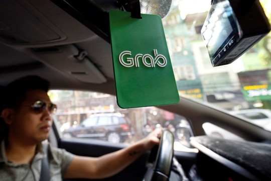Một nhóm tài xế chạy Grab cũng cần chứng chỉ IELTS; bị khách chê tiếng Anh kém sẽ bị vô hiệu hoá dịch vụ
