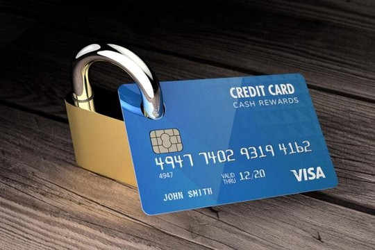 Phong tỏa tài khoản ngân hàng đối với loạt người nộp thuế có tên trong danh sách sau