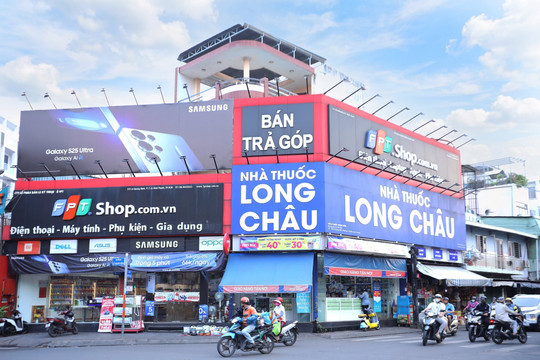 FPT Retail tăng trần 3 phiên liên tiếp: Điều gì đang xảy ra?