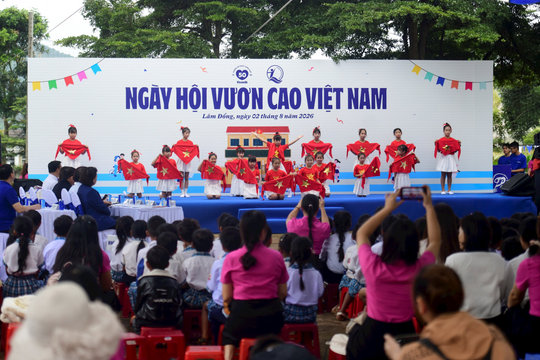 Để Việt Nam vươn cao, trước hết trẻ em Việt Nam cần được lớn lên khỏe mạnh