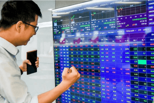 Chứng khoán Vietcap dự phóng VN-Index có thể chạm mốc 1.885 điểm ngay trong tháng 8 
