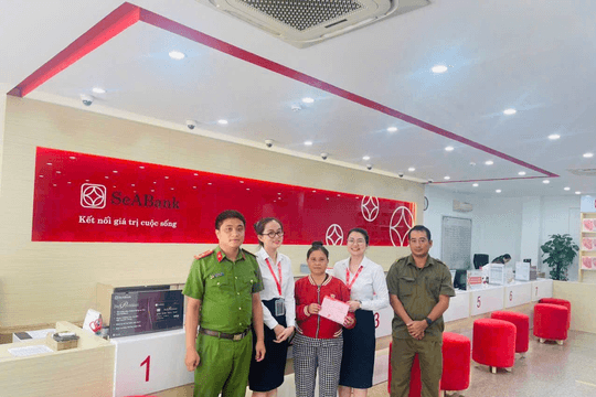 Một tài khoản ngân hàng chưa từng được sử dụng bất ngờ có số dư 100 triệu đồng