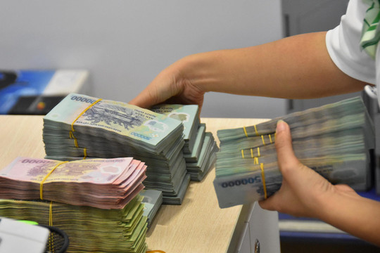 Lãi suất ngân hàng 8/8 tại MB, Sacombank, HDBank, Agribank, Vietcombank, BIDV, VietinBank,...