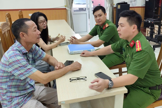 Nhận cuộc gọi yêu cầu chuyển khoản nộp phí quyền sử dụng đất, người đàn ông lập tức báo công an