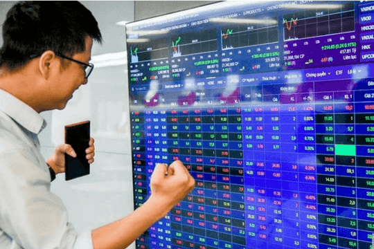 Cổ phiếu doanh nghiệp nhà nước tiếp tục dẫn sóng, VN-Index bật tăng gần 9 điểm