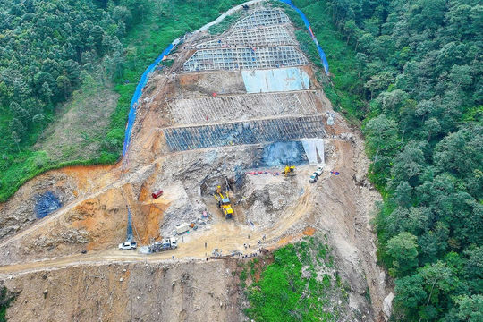 Huy động 128 người, 52 máy móc thi công hầm xuyên núi tại dự án 3.300 tỷ qua đèo cao nhất Việt Nam 