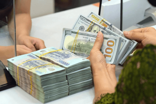 Giá USD tự do, ngân hàng giảm mạnh