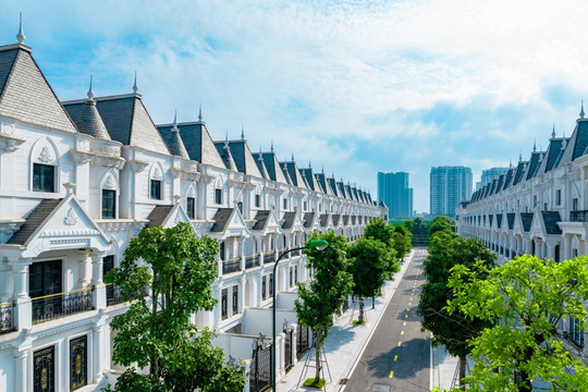 Nghịch lý trên thị trường bất động sản Hà Nội
