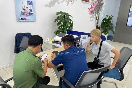 Công an xác minh giao dịch 107 triệu đồng chuyển đến tài khoản của thanh niên SN 2001