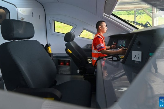 Chỉ sau hơn 2 năm, đường sắt cao tốc hơn 18 tỷ USD, dài 665 km do Trung Quốc xây dựng tại nước láng giềng Việt Nam chuẩn bị khai thác thương mại giai đoạn 1