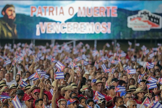Cuba vừa nhận món quà nặng 15.000 tấn từ láng giềng của Việt Nam