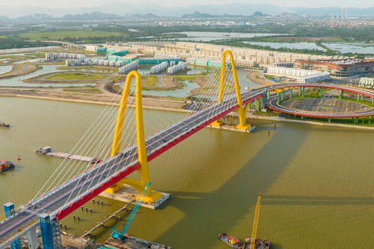 Cây cầu 2.300 tỷ do Vingroup của tỷ phú Phạm Nhật Vượng đầu tư, thiết lập kỷ lục chưa từng có về tốc độ xây dựng công trình bắc qua sông Cấm