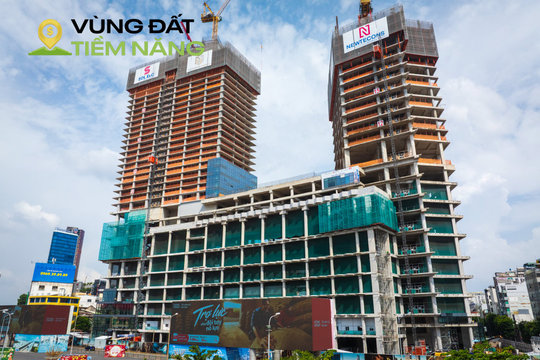 Tòa nhà 4 mặt tiền nằm ngay chợ Bến Thành đình trệ hơn 10 năm lột xác ngoạn mục: 9 tháng xây 20 tầng, đã bắt đầu lắp kính