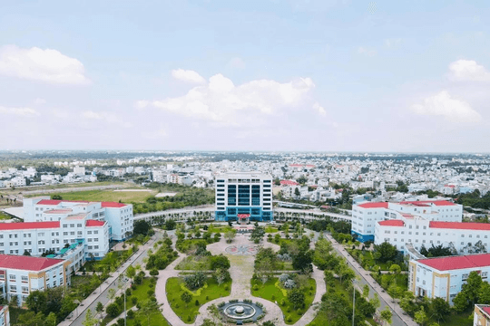 1 trường đại học y dược vừa vượt mốc doanh thu 1.000 tỷ đồng, gần như 100% sinh viên ra trường có việc làm, đang đặt mục tiêu vào top đầu châu Á