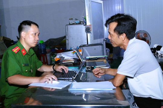 Bắt giám đốc sinh năm 1981 “biến” 130 tấn thịt trâu Ấn Độ thành khô bò, livestream bán trên mạng
