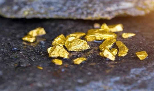 Phát hiện 20.000 kg vàng, bạc, bạch kim vứt ngoài hố rác 
