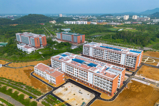 Chỉ ít ngày nữa, đại học rộng nhất Việt Nam sẽ đón hơn 17.000 sinh viên về học tập, tại khu vực sắp có 2 tuyến metro kết nối trực tiếp với trung tâm Hà Nội