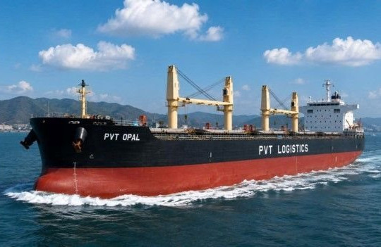 Ông lớn dầu khí Việt đón “tàu khủng” dài bằng 2 sân bóng đá, sức chở hơn 61.000 tấn