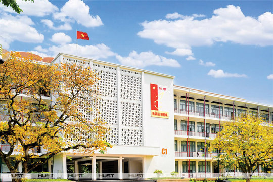 1 trường ĐH công lập có 30/68 ngành lấy trên 27 điểm: Quy tụ 280 phó giáo sư, 797 tiến sĩ, có quỹ học bổng hơn 70 tỷ đồng, đặt mục tiêu vào Top 100 châu Á 