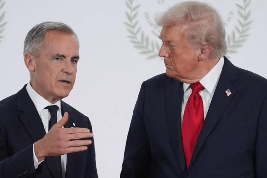 Ông Trump hoãn áp thuế 50% Canada phút chót