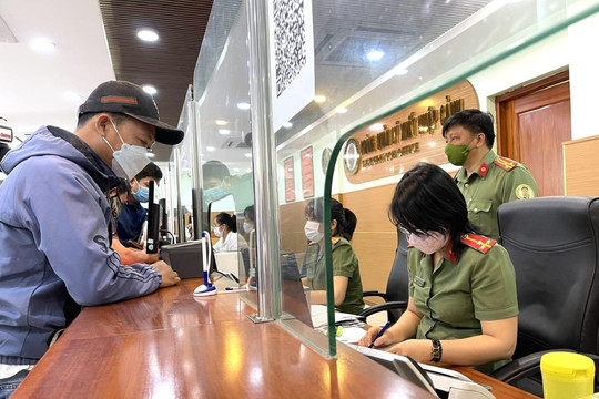 Thông báo mới từ cơ quan Thuế: 30 ngày nữa, loạt cá nhân sau đây sẽ bị tạm hoãn xuất cảnh 