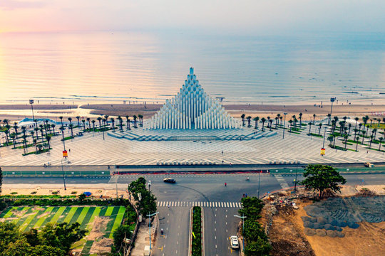 Việt Nam có tòa tháp 143 trụ bê tông, trị giá 155 tỷ đồng, được Sun Group thi công thần tốc chỉ trong 75 ngày
