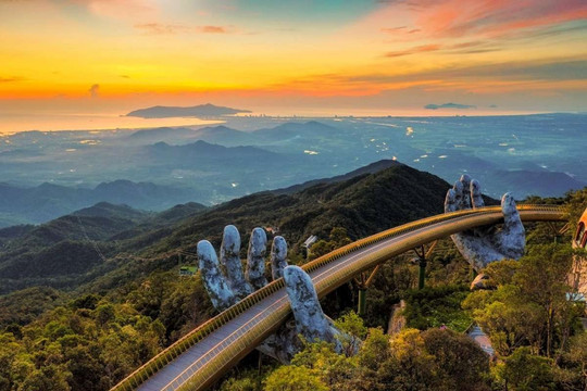 Việt Nam sở hữu cây cầu đặc biệt không bắc qua dòng sông nào, tọa lạc trên đỉnh núi cao, lọt top những cây cầu đẹp nhất thế giới