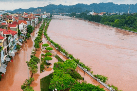 Mưa lũ lịch sử tại Lạng Sơn do Bão số 4: Hàng nghìn nhà dân ngập sâu, 8.100 người căng mình ứng cứu