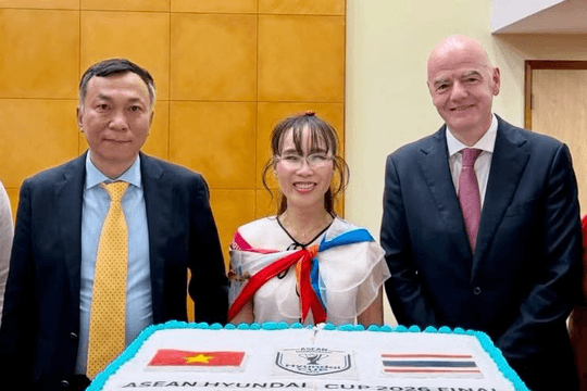 Những lần tỷ phú Nguyễn Thị Phương Thảo tặng quà "khủng" cho tuyển Việt Nam khi đạt chức vô địch