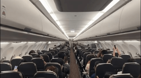 Cảnh tượng khó tin trên chuyến bay của Sun PhuQuoc Airways ở độ cao 35.000 ft