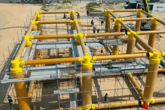 Chưa từng có trên thế giới: Dùng tre thay thép dựng nhà máy điện 100 kW giữa biển, chịu được nước mặn và tia UV