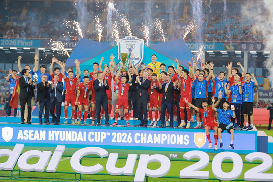 Chủ tịch FIFA bất ngờ trước sân vận động 60.000 chỗ đang được Vingroup xây dựng tại Hưng Yên