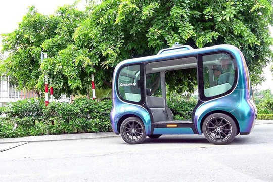 Công ty của giáo sư giàu nhất sàn chứng khoán được thử nghiệm robotaxi tự hành, robot giao hàng, dọn vệ sinh ở Hà Nội