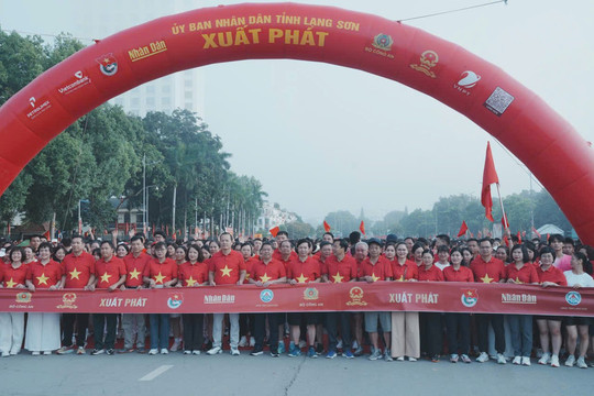 Hơn 7.000 người dân Lạng Sơn hòa dòng người toàn quốc "Cùng Việt Nam tiến bước" năm 2026
