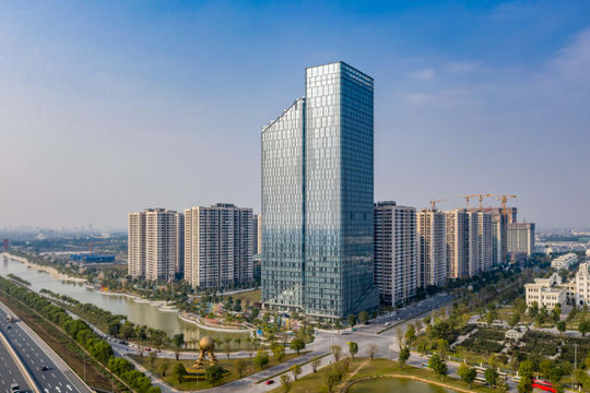 Tòa tháp gần 200m do Vingroup của tỷ phú Phạm Nhật Vượng xây dựng sở hữu 3.000 cảm biến, từng được vinh danh tại Mỹ, đạt tiêu chuẩn tương đương “đại bản doanh” của Apple, Intel