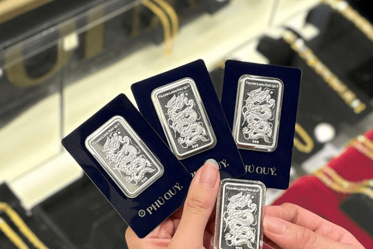 Giá bạc ngày 31/8 tại Phú Quý, DOJI, Bảo Tín Mạnh Hải, Sacombank giảm bao nhiêu?