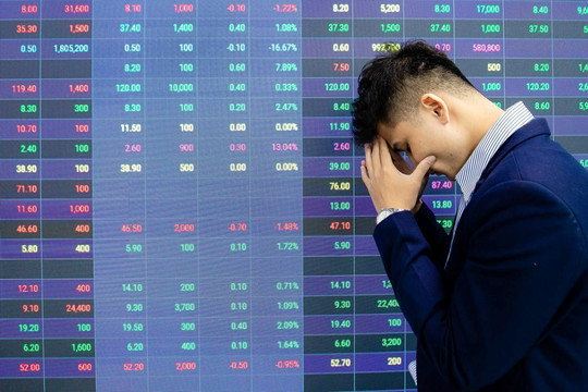 Một công ty chào bán 36 triệu cổ phiếu riêng lẻ giá bằng 1/3 giá trên sàn nhưng không ai mua 