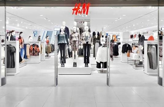 Doanh thu hơn 23 tỷ USD, 'ông lớn' thời trang thế giới chỉ ra yếu tố 'ăn điểm' của Việt Nam