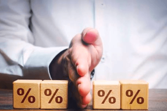 Thống đốc Fed có thông báo bất ngờ về lãi suất
