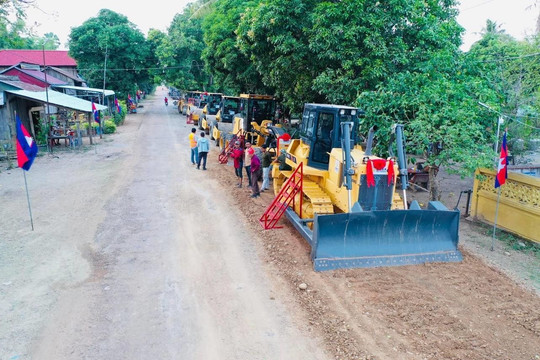 Campuchia khơi mạch kinh tế Đông Bắc: Mở rộng đường sang Việt Nam, gắn liền mắt xích Funan Techo