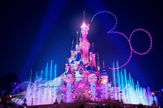 Cổ phiếu DN sở hữu loạt công viên giải trí khổng lồ, rộng gấp 14 lần Disneyland Park tại Paris tăng "bốc đầu"