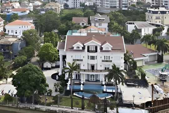 Ngắm dinh thự 2.500 m2 ven sông Sài Gòn của đại gia 8 con: Từng diễn ra đám cưới thế kỷ, lên cả truyền hình Hàn Quốc trong phóng sự về giới siêu giàu