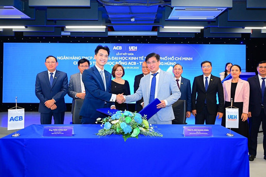 ACB và UEH mở đầu hành trình Học bổng ACB – Trần Mộng Hùng: Tiếp nối niềm tin vào con người