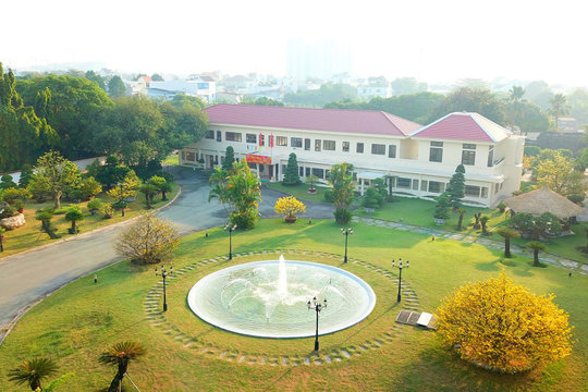 Vừa bị thu hồi hơn 1,45 triệu m2 đất, chân dung doanh nghiệp Nhà nước sở hữu 10.000ha cao su tại Lào, 3 sân golf và nắm 30% công ty sữa FrieslandCampina Việt Nam