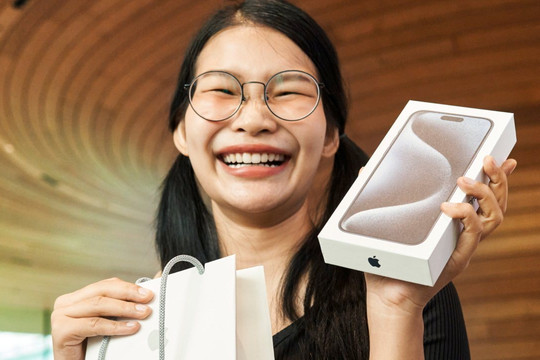 Người Việt "quá giàu và mê iPhone": iPhone 18 Pro bán ảm đạm trên thế giới, Việt Nam vẫn mua ầm ầm